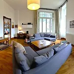 Sequoia Apartment Jausiers
